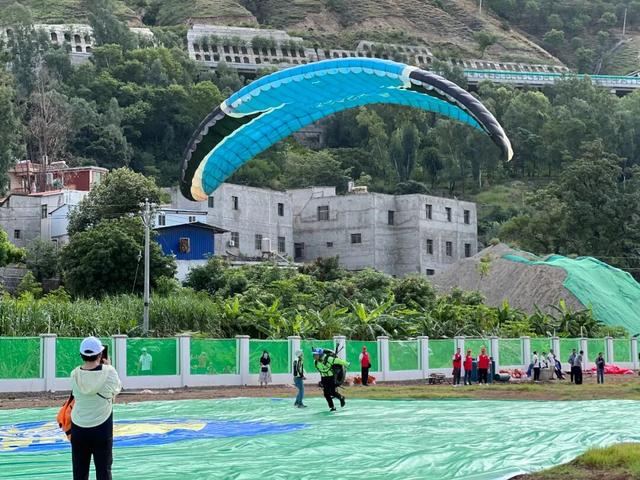 “冬游云南·旅居巧家”滑翔伞特技邀请赛即将启幕，丰厚奖项欢迎您来战！