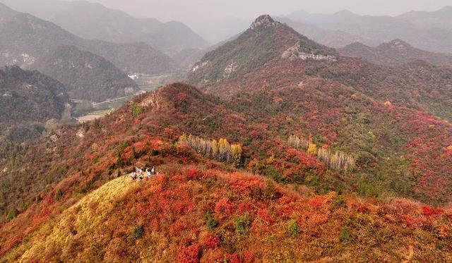 南漳：秋染五朵山