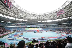 大连将承办国足世预赛9月主场赛事图片