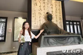 贾谊故居汉服讲解员带游客玩“穿越”图片