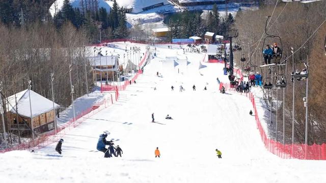 雪板声+欢呼声=冬日顶配！ 延边雪假首日火力全开