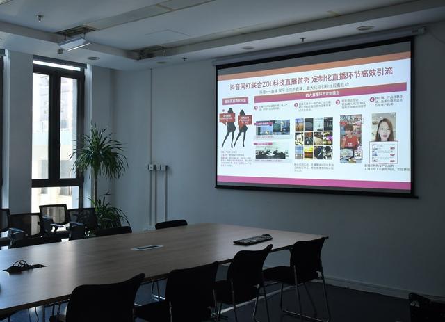 高亮/长效/易维护 优派LSD400W激光投影机评测