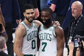 录像分析：绿军如何靠突破分球拆解独行侠的防守？图片