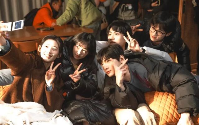 开100个“免打扰”的打工人，等不来退群自由