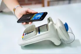 半岛叨叨丨碰一下钱就没了？手机的NFC功能真的这么吓人吗？图片