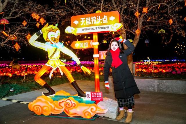 璀璨夺目！北京“天宫灯会”来了！