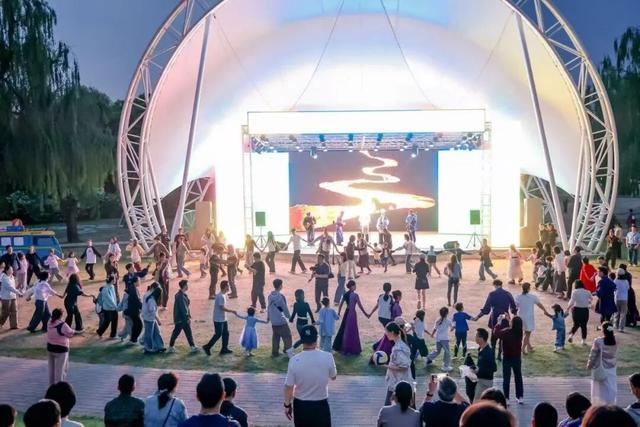 掌声不断，舞不停！今天呼和浩特在北京圈粉无数！