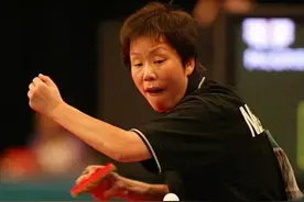 63岁李春丽将出战乒乓球世界杯，她曾在雅典奥运对阵张怡宁图片