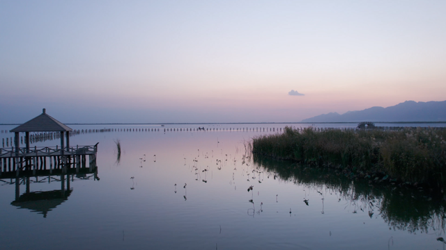 假期去哪玩？这本《呼和浩特旅行玩法宝典》请查收！