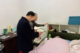 邮储银行蜀州北路支行：上门补办社保卡 暖心服务送到家图片