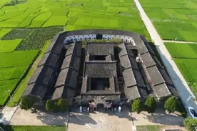 福建客家第一宗祠暴雨后坍塌图片