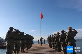 国庆升国旗，满满爱国情！三亚西岛有个“国旗班”图片