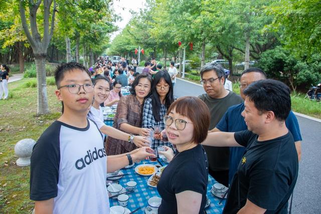 国庆不挤人！上海藏了个免费4A级宝藏水乡，白天吃河鲜，晚上看美景