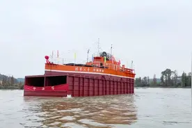 世界首台适应台风海况无人海浪能发电船在江门新会下水图片