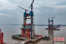 崇启公铁长江大桥建设加速  总体进度完成三分之二图片