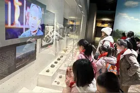 两江新区“青少年之家”公益课堂走进重庆自然博物馆图片