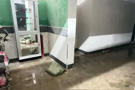一下大雨地下车库就成了水帘洞！这个小区怎么了？｜长沙晚报帮帮团图片