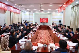 探讨兴企智慧 汇聚发展力量——周晓峰治企理念践行三周年座谈会在古贝春集团召开图片