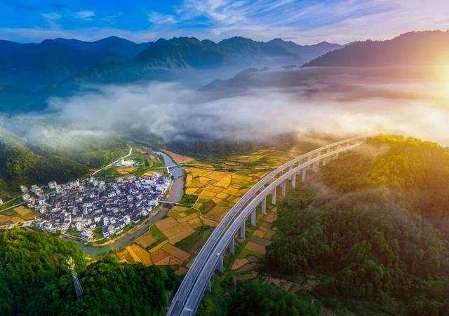 江西秋日自驾天花板，这几条公路带你驶入最美秋色！