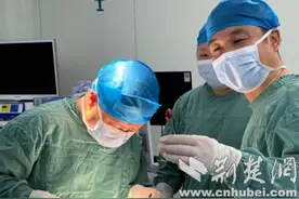 男子皮肤瘙痒3个月 原是甲状旁腺激素紊乱图片