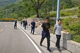 平谷区应急局工会组织开展健步走活动图片