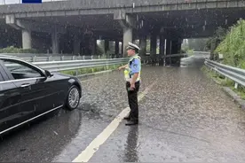 受降雨影响，河南商丘等地部分高速路段禁止一切车辆上站图片