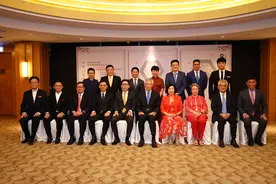 新加坡华乐团的筹款晚宴暨音乐会《弦歌之夜》筹获111万2000元的款项图片