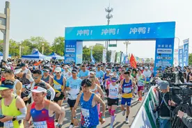 山海为卷 激情作笔——2025乳山半程马拉松圆满收官图片