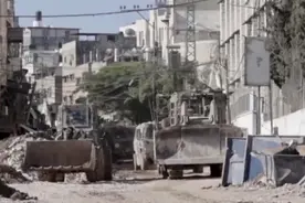 约旦河西岸民众在清真寺内避难：我们没有家！视频封面