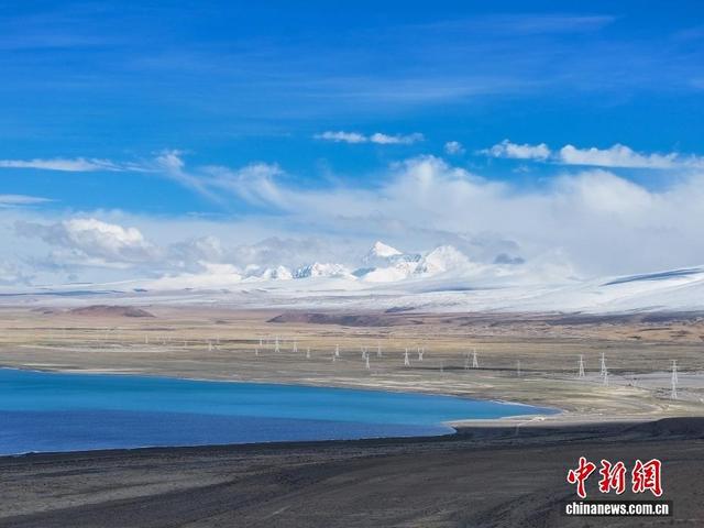 花木为笔，山湖成画 西藏的每一帧都是神仙壁纸