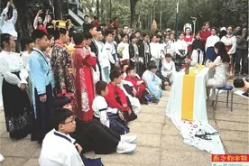 教室“搬进”公园图片
