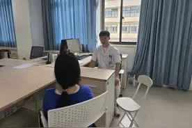 14岁女孩确诊！成绩优异却“一点就炸”，医生：暂时无法治愈图片