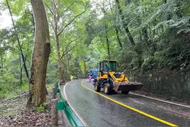 黄山天都峰、西海大峡谷等险要游览区域关闭图片