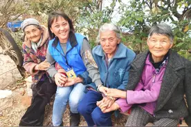 “这辈子第一次有人帮忙洗头！”村庄留守老人因为她的付出感动落泪……图片