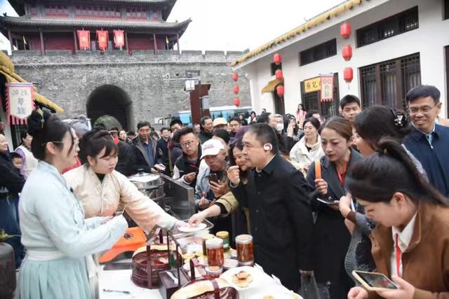 三国影视城正式揭牌 “荆声有你”志愿者NPC“活”现三国