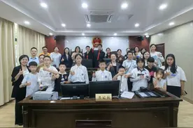 真法官手把手教娃打官司！柘林镇这波普法操作真硬核→图片