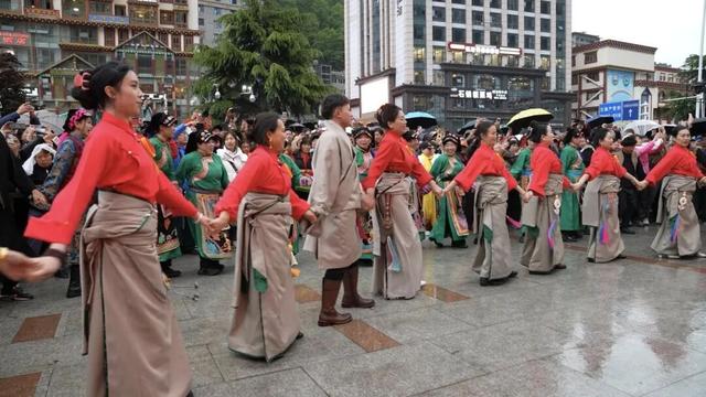 在康定看“川超”太爽了！一条龙安排的明明白白～