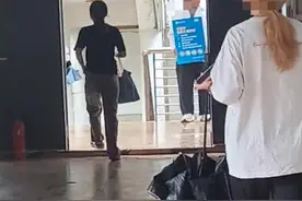 三亚学院校内禁穿吊带拖鞋，还有男生在女寝外检查？校方回应图片