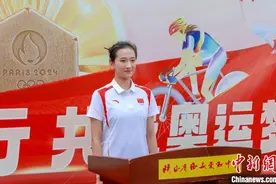陕西：中国奥运健儿进校园分享拼搏历程图片