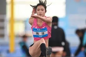 （体育）田径——全国室内锦标赛：女子三级跳远赛况图片