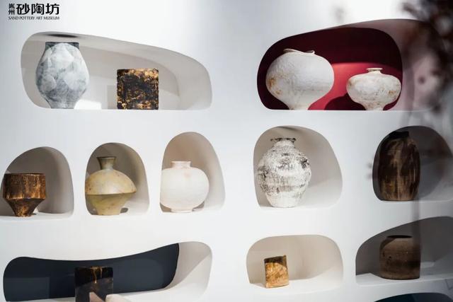 探索之旅 | 漫步天皇寺、探访砂陶坊!跟着大理“喜林苑”创始人林登游越西