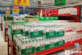 海量财经丨这个夏天迎来瓶装水“大战”，每瓶水低至0.65元图片
