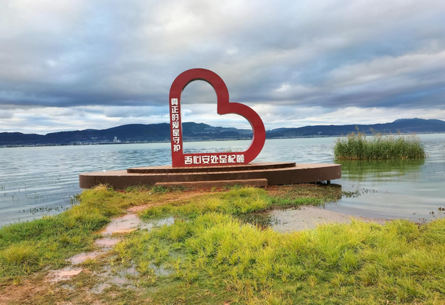 杞麓湖的初冬，藏着最温柔的治愈时光