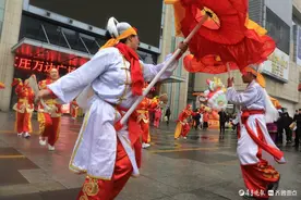 吉祥中国年 | 鼓子秧歌进城，精彩演出引来阵阵喝彩图片