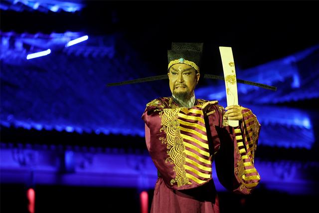 图集｜开封府夜游《南衙千秋月》启幕 光影幻戏点亮千年府衙夜经济