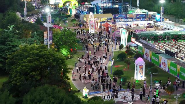 第35届青岛国际啤酒节崂山会场多元打造山海狂欢