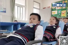 上海这个区的学生解锁“躺睡午休”！网友：太羡慕了！图片