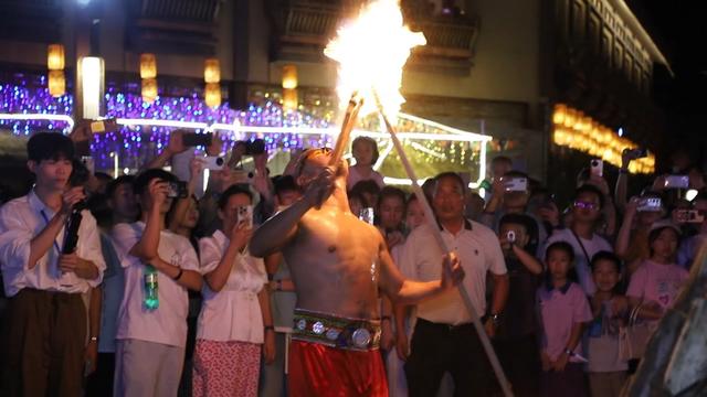 “秘境丹寨”沉浸式玩法 引爆“夜间经济”新引擎