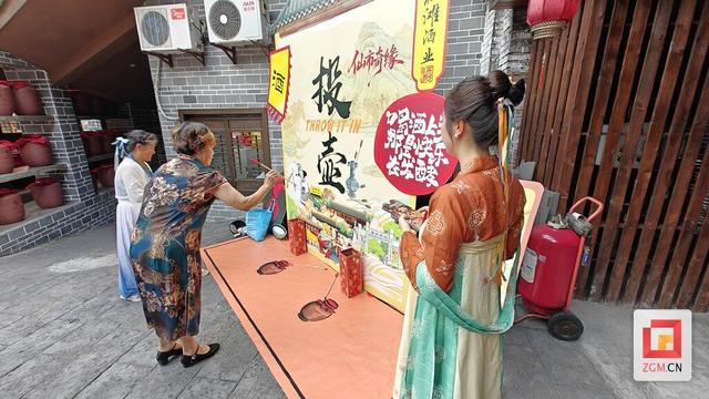 七夕万人游古镇！自贡仙市解锁千年浪漫新方式