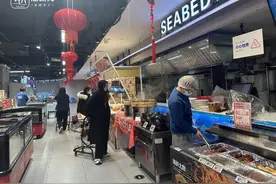超市+食堂，服装店+咖啡……实体店为何刮起“混搭风”图片
